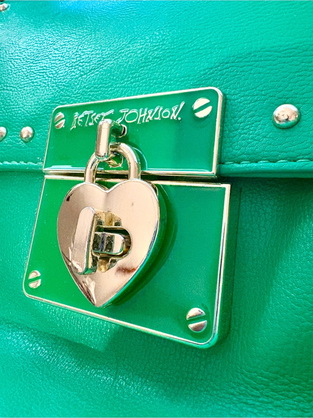 Betsey Johnson Faux Leather Heart Locket Green Satchel with Pink Scarf - Picture 4 of 12